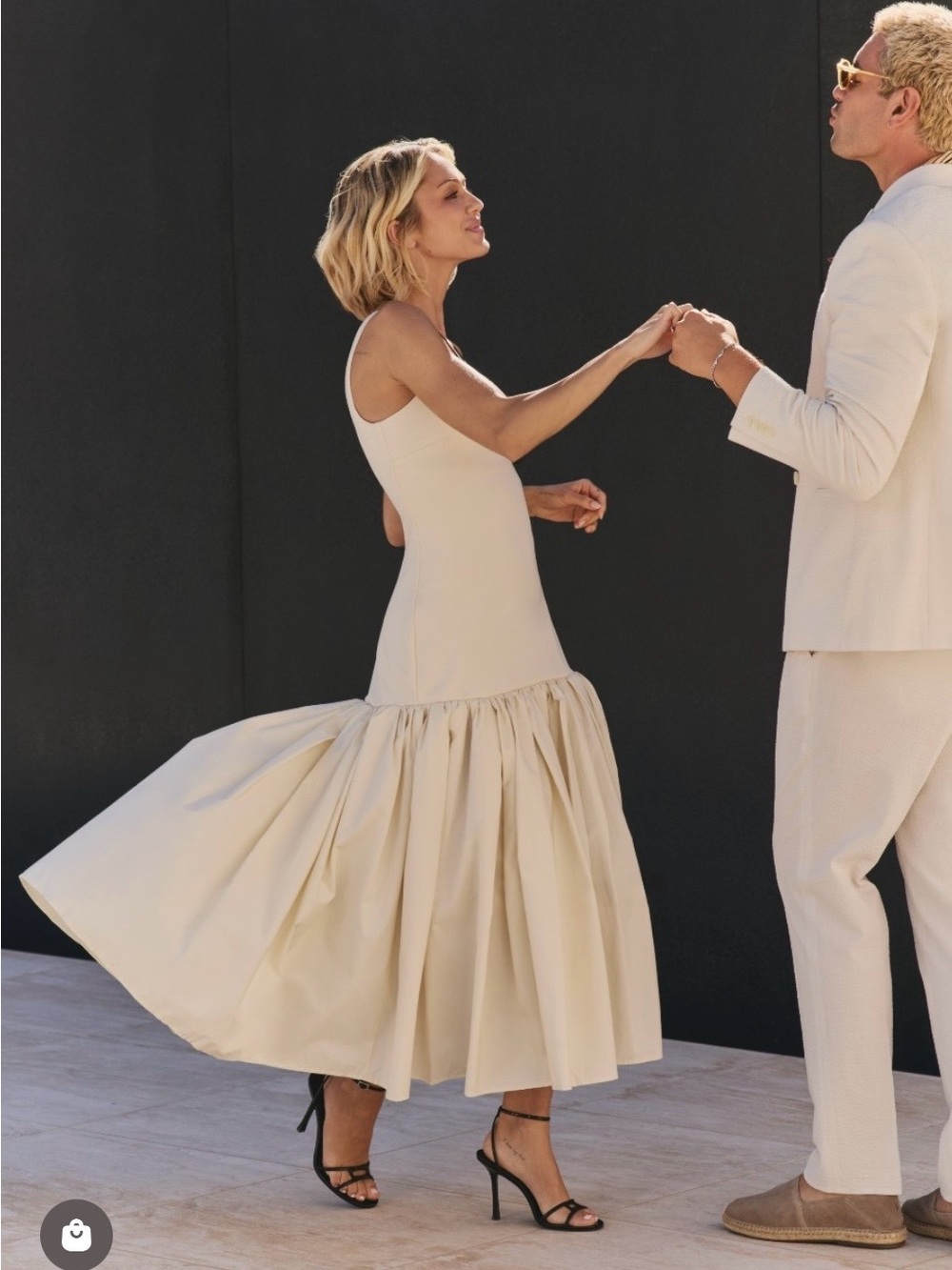 Express Cream Scoop Neck Sleeveless Midi Dress - Picture 2 of 2